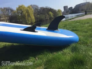 Straight tracking fins