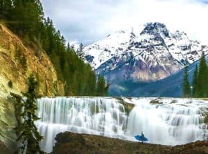 Alberta has many stunning landscapes. Hence, a perfect hub for adventure seekers and adrenaline junkies.