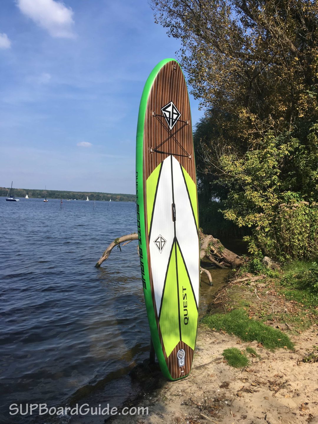 Green SUP with wood