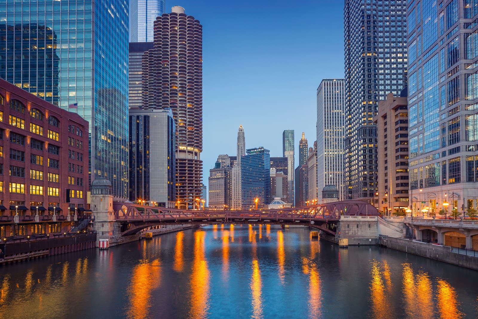 Chicago Riverwalk SUP