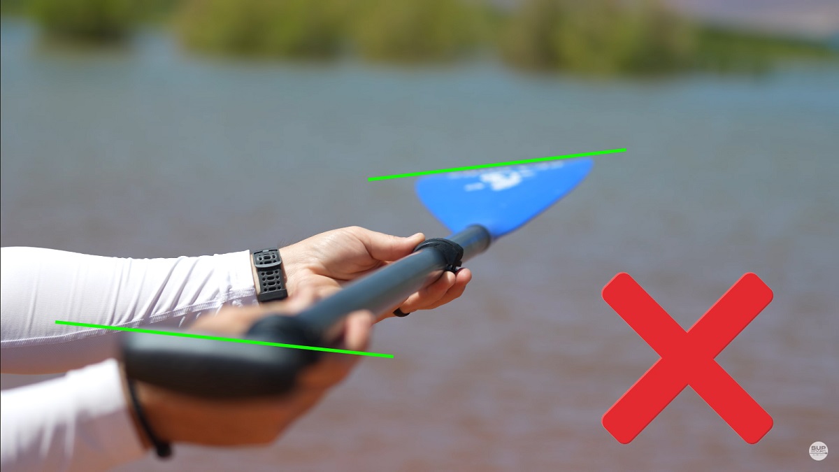 How to paddle in a straight line