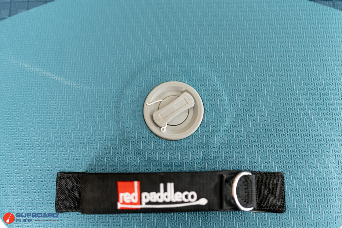 Red Paddle Co 12'6'' Sport - valve